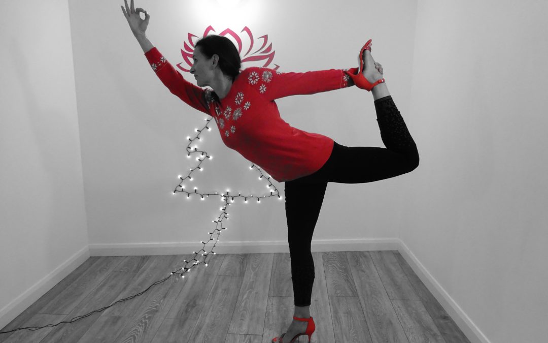 Rosieglo Yoga Advent Day 21 – Dancer