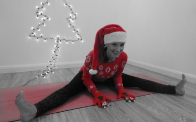 Rosieglo Yoga Advent Day 22 – Wide-angle seated forward bend